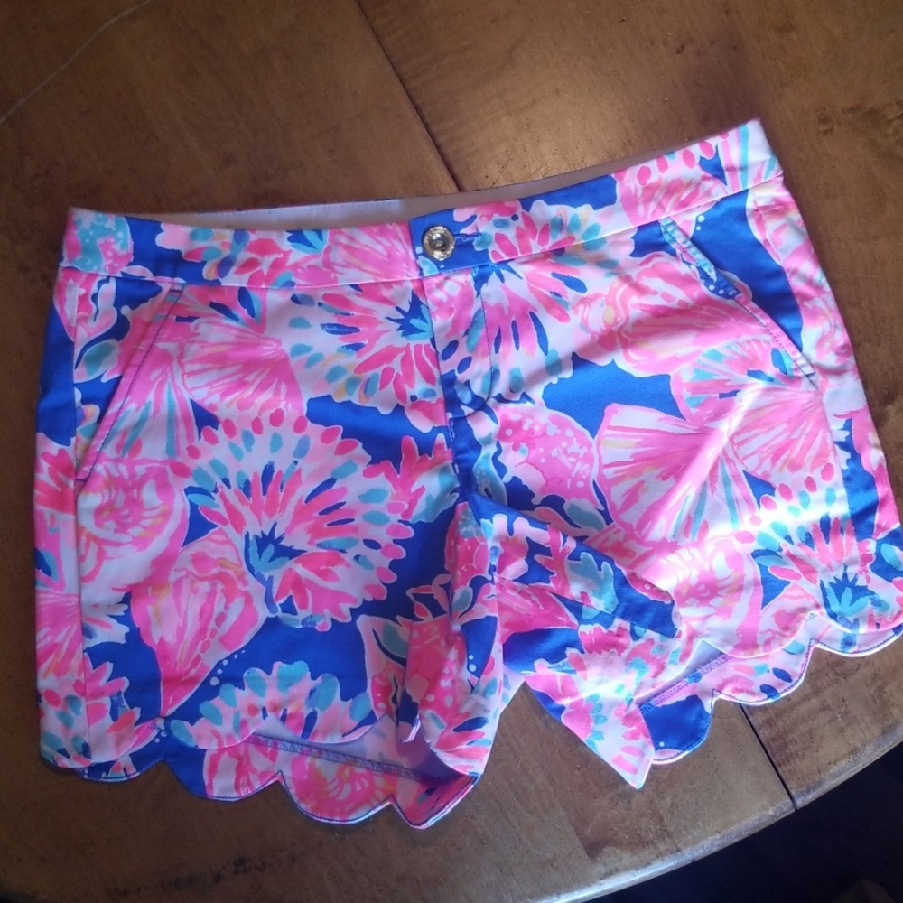 Lilly Pulitzer Buttercup shorts Size 8